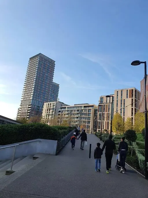 לונדון City View 1 Bedroom Flat דירה
